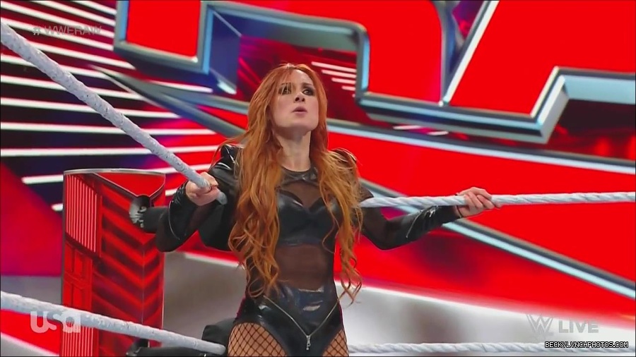 WWE_Monday_Night_Raw_2022_12_05_720p_HDTV_x264-NWCHD_mp4_007122006.jpg