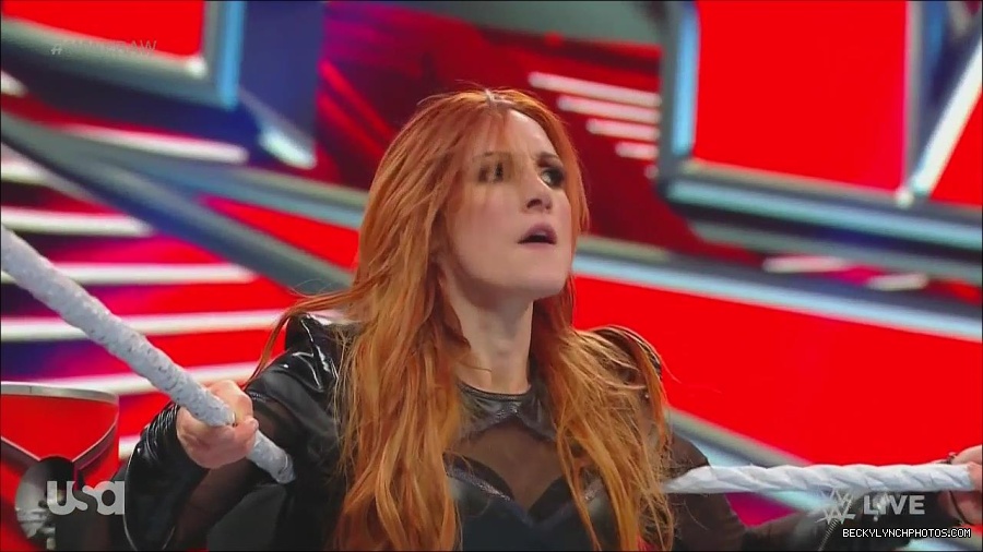 WWE_Monday_Night_Raw_2022_12_05_720p_HDTV_x264-NWCHD_mp4_007124008.jpg