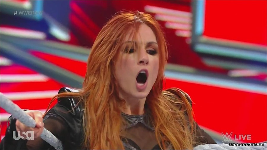 WWE_Monday_Night_Raw_2022_12_05_720p_HDTV_x264-NWCHD_mp4_007125210.jpg