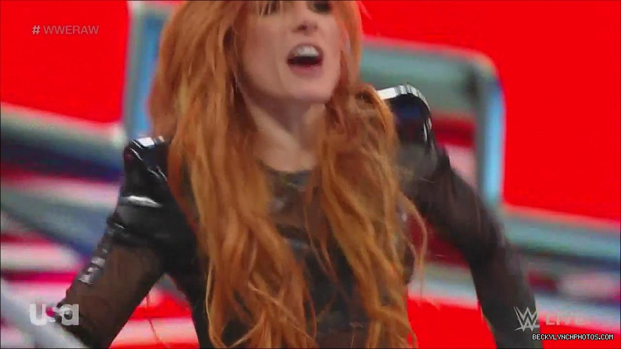 WWE_Monday_Night_Raw_2022_12_05_720p_HDTV_x264-NWCHD_mp4_007127212.jpg