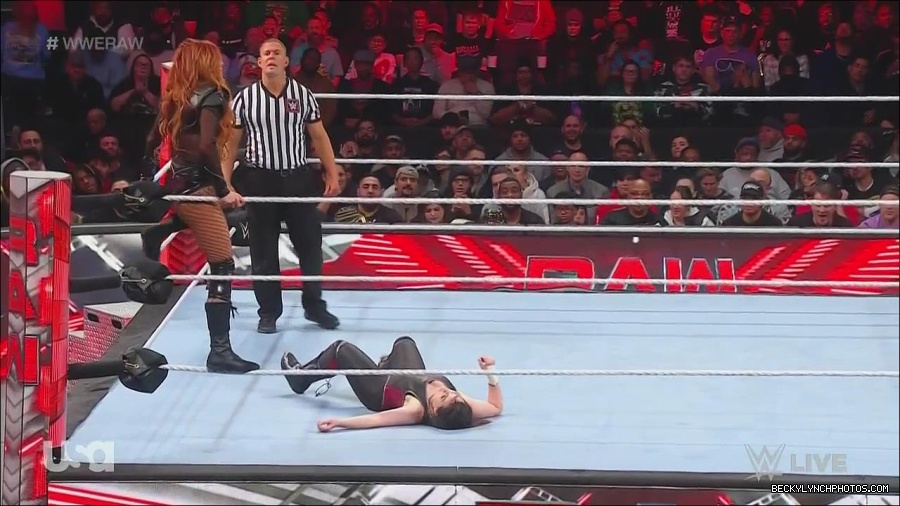 WWE_Monday_Night_Raw_2022_12_05_720p_HDTV_x264-NWCHD_mp4_007127612.jpg