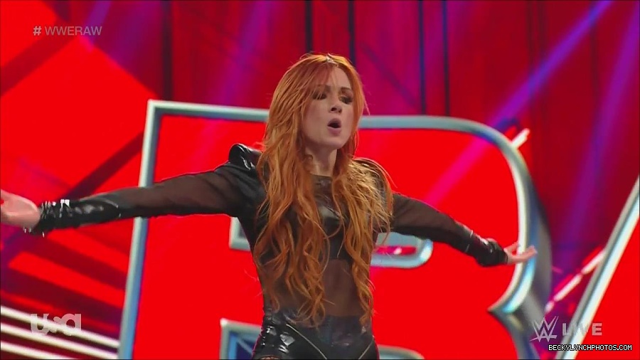 WWE_Monday_Night_Raw_2022_12_05_720p_HDTV_x264-NWCHD_mp4_007130815.jpg