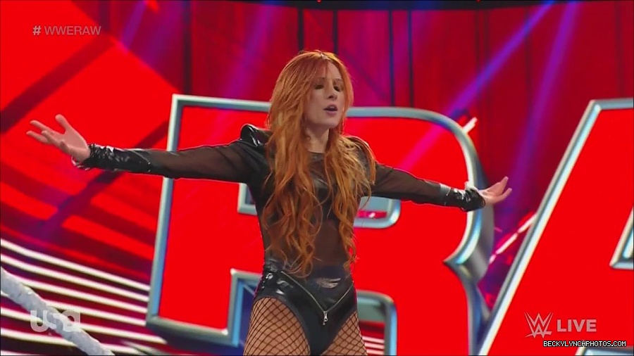 WWE_Monday_Night_Raw_2022_12_05_720p_HDTV_x264-NWCHD_mp4_007131616.jpg
