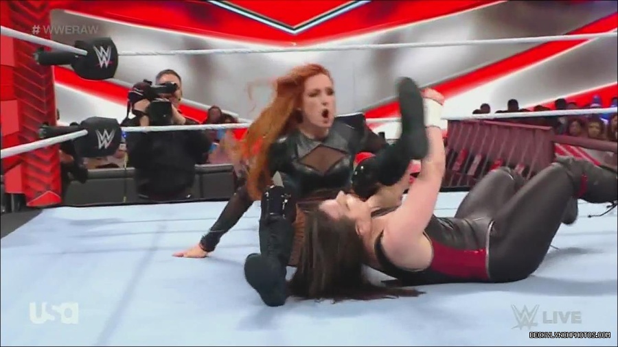 WWE_Monday_Night_Raw_2022_12_05_720p_HDTV_x264-NWCHD_mp4_007134018.jpg
