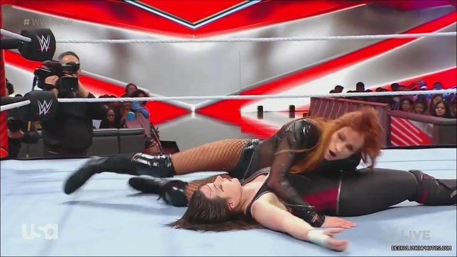 WWE_Monday_Night_Raw_2022_12_05_720p_HDTV_x264-NWCHD_mp4_007134819.jpg