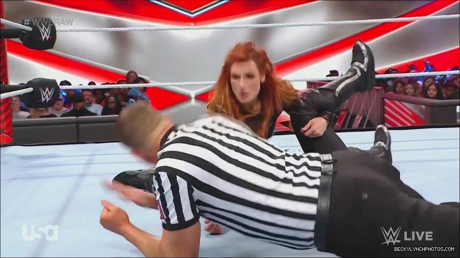WWE_Monday_Night_Raw_2022_12_05_720p_HDTV_x264-NWCHD_mp4_007136821.jpg