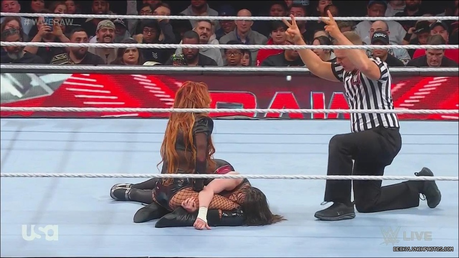 WWE_Monday_Night_Raw_2022_12_05_720p_HDTV_x264-NWCHD_mp4_007140024.jpg