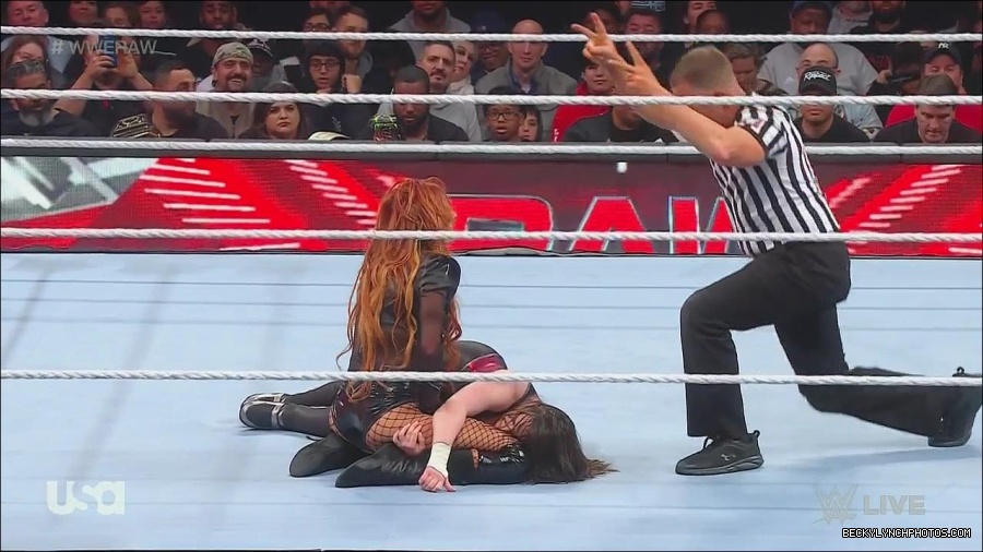 WWE_Monday_Night_Raw_2022_12_05_720p_HDTV_x264-NWCHD_mp4_007140425.jpg