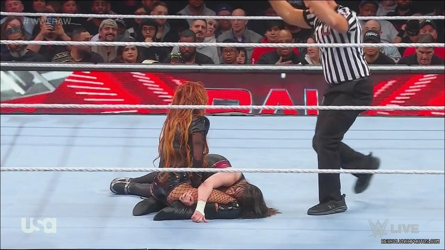 WWE_Monday_Night_Raw_2022_12_05_720p_HDTV_x264-NWCHD_mp4_007140825.jpg