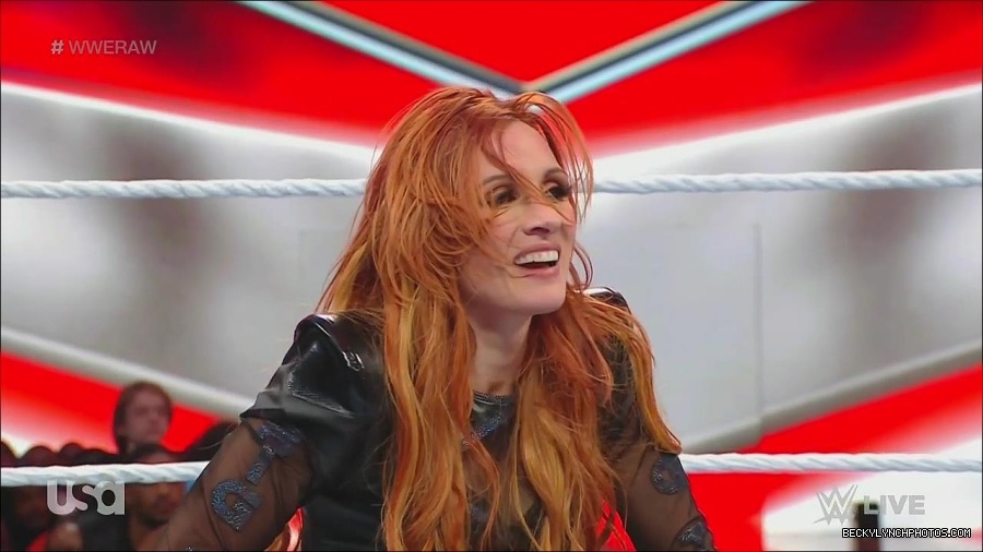 WWE_Monday_Night_Raw_2022_12_05_720p_HDTV_x264-NWCHD_mp4_007141626.jpg
