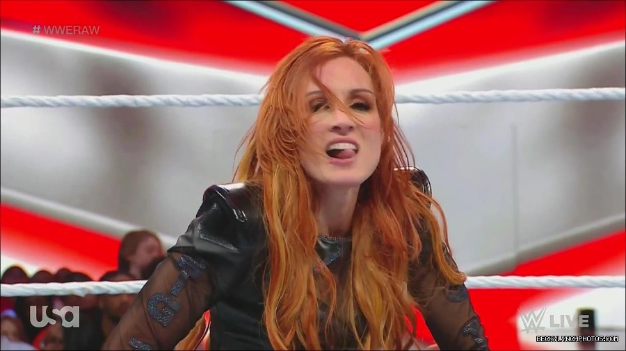 WWE_Monday_Night_Raw_2022_12_05_720p_HDTV_x264-NWCHD_mp4_007142827.jpg