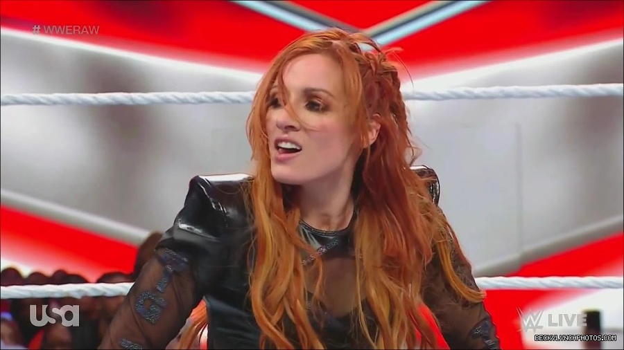 WWE_Monday_Night_Raw_2022_12_05_720p_HDTV_x264-NWCHD_mp4_007143228.jpg