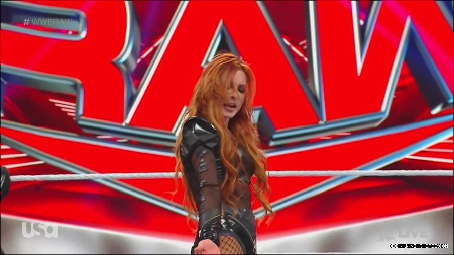 WWE_Monday_Night_Raw_2022_12_05_720p_HDTV_x264-NWCHD_mp4_007148833.jpg