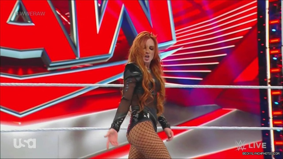 WWE_Monday_Night_Raw_2022_12_05_720p_HDTV_x264-NWCHD_mp4_007150835.jpg