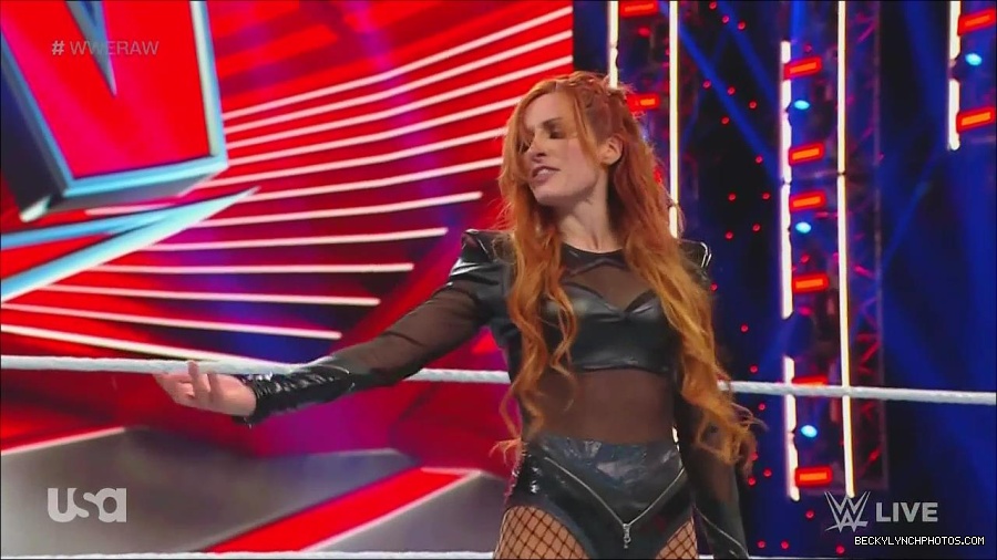 WWE_Monday_Night_Raw_2022_12_05_720p_HDTV_x264-NWCHD_mp4_007152837.jpg
