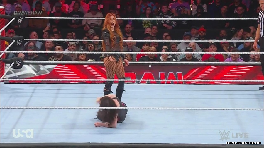 WWE_Monday_Night_Raw_2022_12_05_720p_HDTV_x264-NWCHD_mp4_007153238.jpg