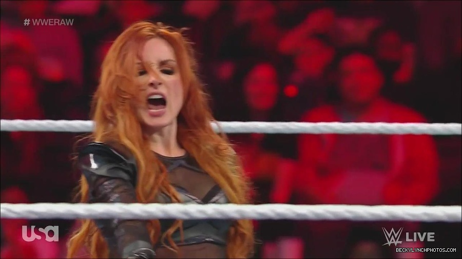 WWE_Monday_Night_Raw_2022_12_05_720p_HDTV_x264-NWCHD_mp4_007154839.jpg