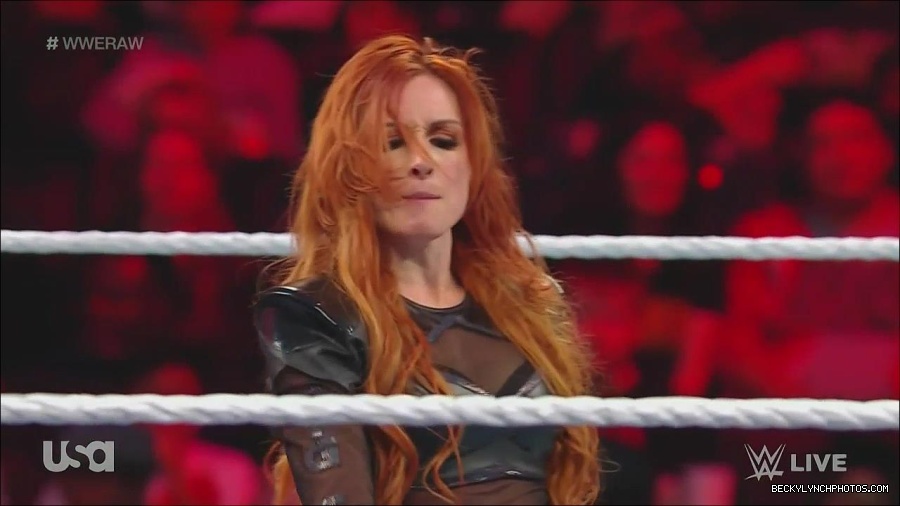 WWE_Monday_Night_Raw_2022_12_05_720p_HDTV_x264-NWCHD_mp4_007155240.jpg