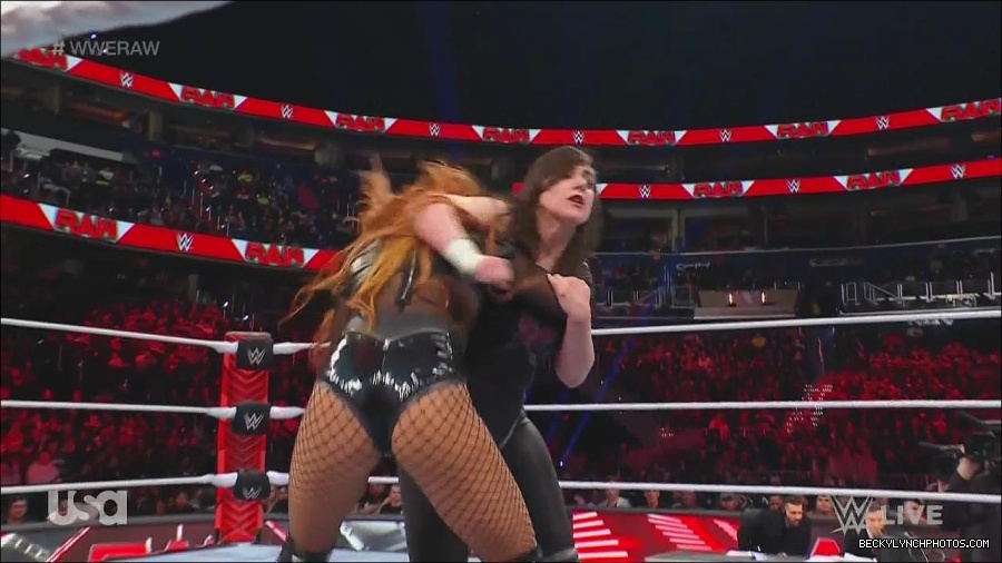 WWE_Monday_Night_Raw_2022_12_05_720p_HDTV_x264-NWCHD_mp4_007163248.jpg