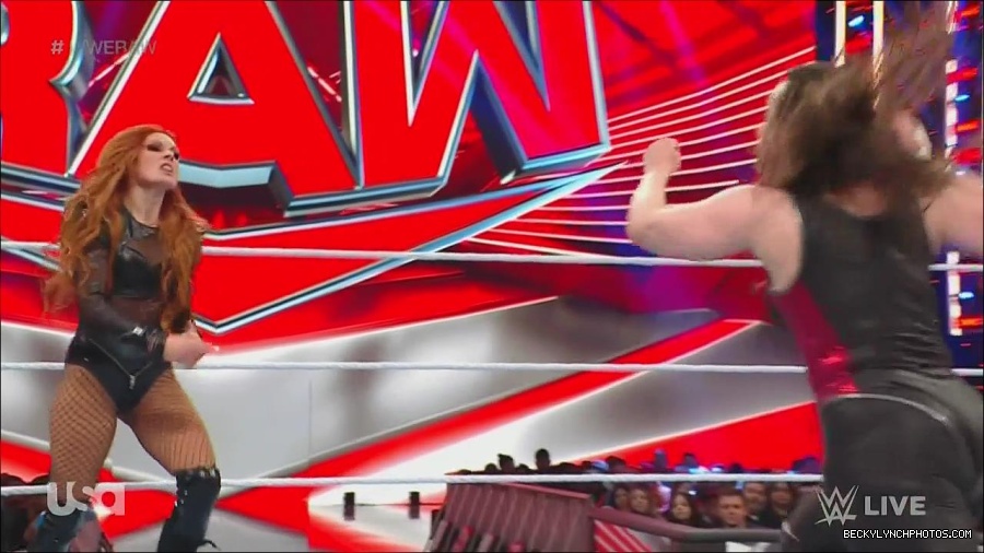 WWE_Monday_Night_Raw_2022_12_05_720p_HDTV_x264-NWCHD_mp4_007167652.jpg