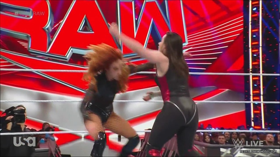 WWE_Monday_Night_Raw_2022_12_05_720p_HDTV_x264-NWCHD_mp4_007168453.jpg
