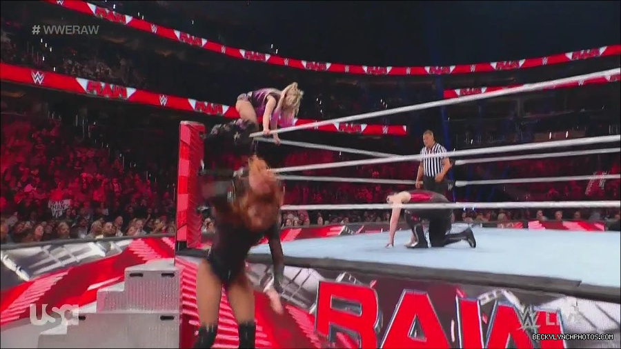WWE_Monday_Night_Raw_2022_12_05_720p_HDTV_x264-NWCHD_mp4_007238122.jpg