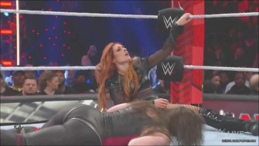 WWE_Monday_Night_Raw_2022_12_05_720p_HDTV_x264-NWCHD_mp4_007286003.jpg