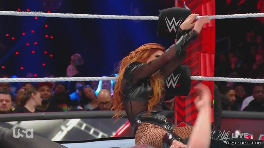 WWE_Monday_Night_Raw_2022_12_05_720p_HDTV_x264-NWCHD_mp4_007287605.jpg