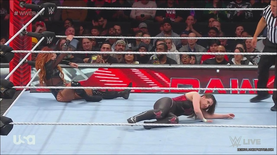 WWE_Monday_Night_Raw_2022_12_05_720p_HDTV_x264-NWCHD_mp4_007290808.jpg