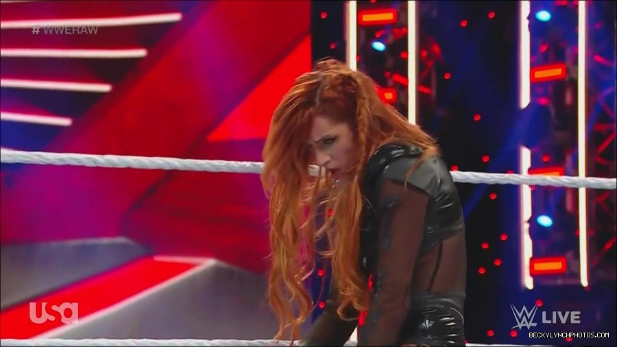 WWE_Monday_Night_Raw_2022_12_05_720p_HDTV_x264-NWCHD_mp4_007296814.jpg