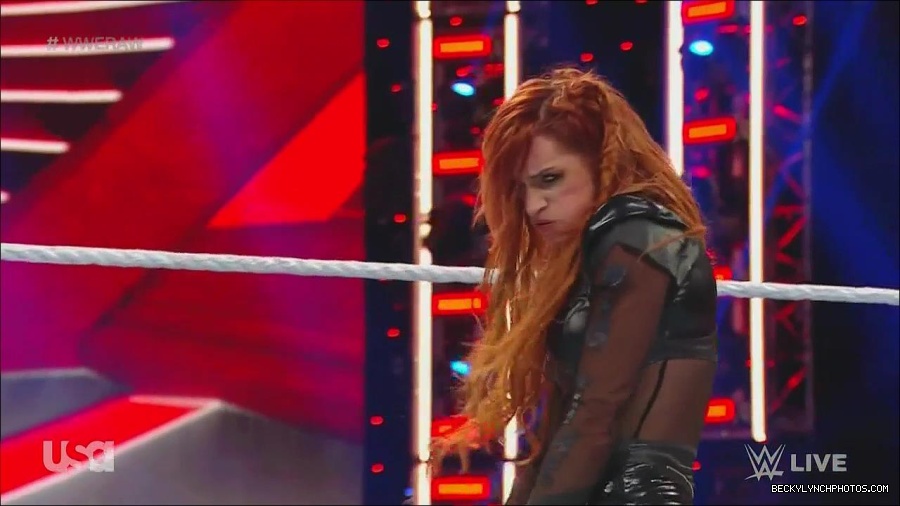 WWE_Monday_Night_Raw_2022_12_05_720p_HDTV_x264-NWCHD_mp4_007297215.jpg