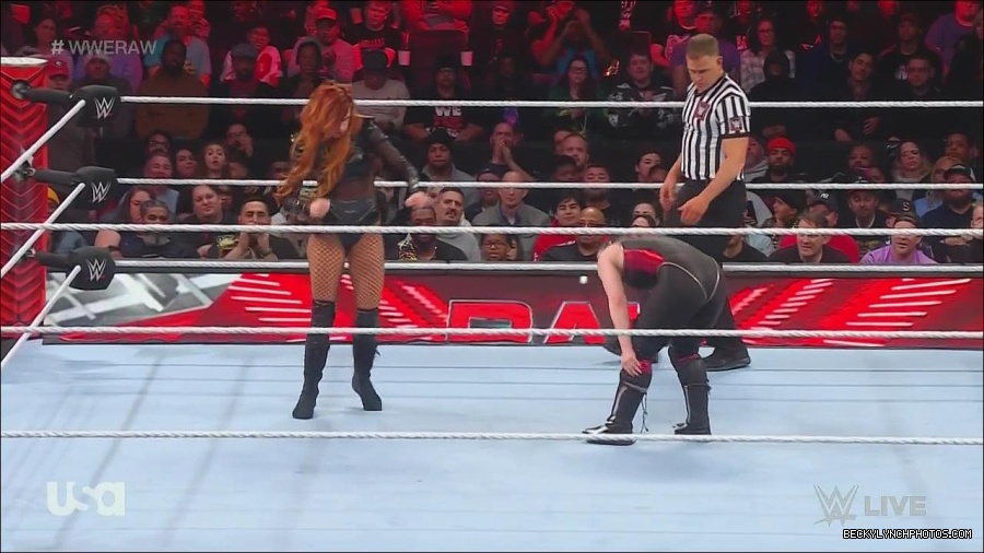 WWE_Monday_Night_Raw_2022_12_05_720p_HDTV_x264-NWCHD_mp4_007298416.jpg