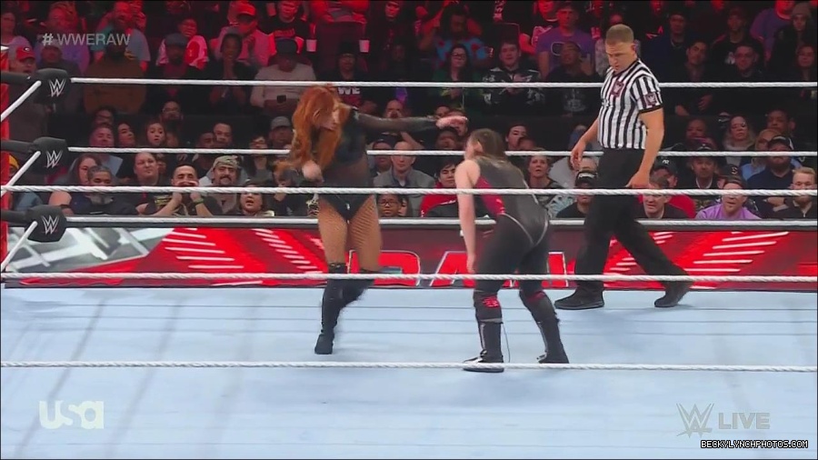 WWE_Monday_Night_Raw_2022_12_05_720p_HDTV_x264-NWCHD_mp4_007298816.jpg