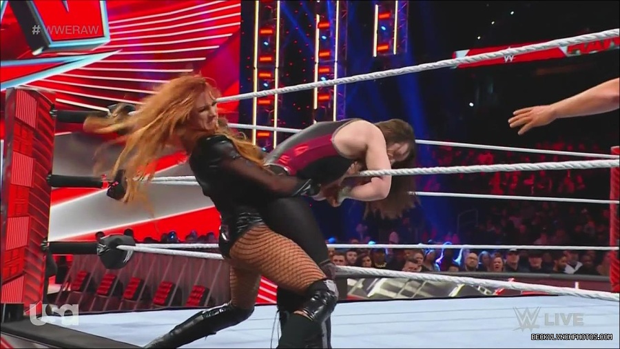 WWE_Monday_Night_Raw_2022_12_05_720p_HDTV_x264-NWCHD_mp4_007477395.jpg