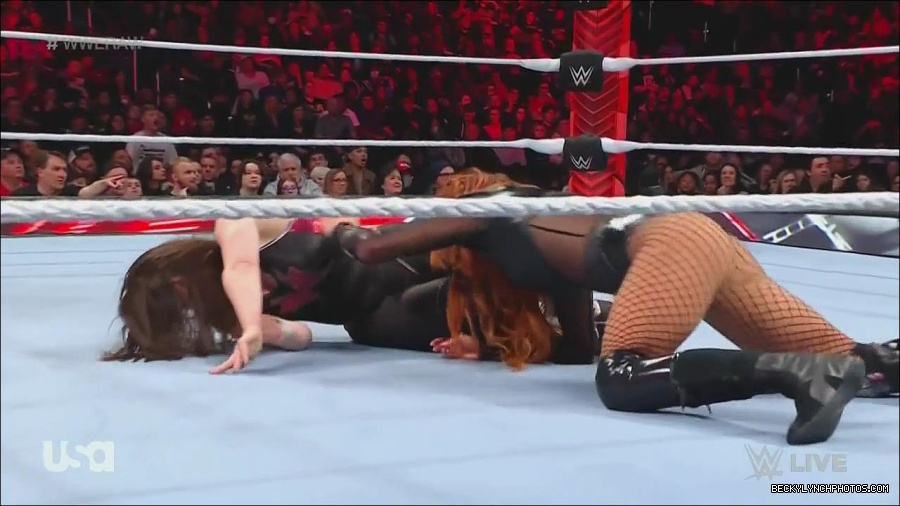 WWE_Monday_Night_Raw_2022_12_05_720p_HDTV_x264-NWCHD_mp4_007510628.jpg