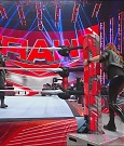 WWE_Monday_Night_Raw_2022_12_05_720p_HDTV_x264-NWCHD_mp4_001771965.jpg