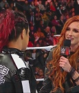 WWE_Monday_Night_Raw_2022_12_05_720p_HDTV_x264-NWCHD_mp4_001972966.jpg