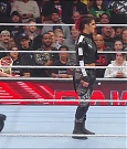 WWE_Monday_Night_Raw_2022_12_05_720p_HDTV_x264-NWCHD_mp4_001977771.jpg