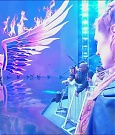 WWE_Monday_Night_Raw_2022_12_05_720p_HDTV_x264-NWCHD_mp4_002024217.jpg