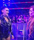 WWE_Monday_Night_Raw_2022_12_05_720p_HDTV_x264-NWCHD_mp4_002035028.jpg