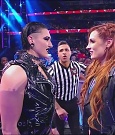 WWE_Monday_Night_Raw_2022_12_05_720p_HDTV_x264-NWCHD_mp4_002041034.jpg