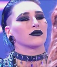 WWE_Monday_Night_Raw_2022_12_05_720p_HDTV_x264-NWCHD_mp4_002050243.jpg