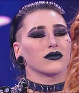 WWE_Monday_Night_Raw_2022_12_05_720p_HDTV_x264-NWCHD_mp4_002051044.jpg