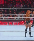 WWE_Monday_Night_Raw_2022_12_05_720p_HDTV_x264-NWCHD_mp4_006782366.jpg