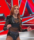 WWE_Monday_Night_Raw_2022_12_05_720p_HDTV_x264-NWCHD_mp4_006793978.jpg