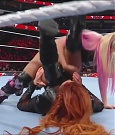 WWE_Monday_Night_Raw_2022_12_05_720p_HDTV_x264-NWCHD_mp4_006811596.jpg