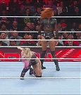 WWE_Monday_Night_Raw_2022_12_05_720p_HDTV_x264-NWCHD_mp4_006837622.jpg