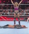 WWE_Monday_Night_Raw_2022_12_05_720p_HDTV_x264-NWCHD_mp4_006870855.jpg