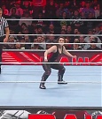 WWE_Monday_Night_Raw_2022_12_05_720p_HDTV_x264-NWCHD_mp4_006882466.jpg