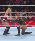 WWE_Monday_Night_Raw_2022_12_05_720p_HDTV_x264-NWCHD_mp4_006935019.jpg